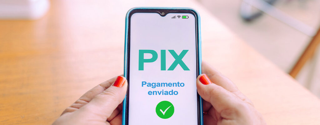 mockup de um smartphone virado para a frente, com o nome PIX em destaque no centro da tela do aparelho.